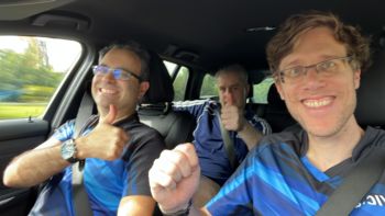 Glücklich bei der Rückfahrt: Peter Koelen, Michael Zaboura (vorn), Josef Hilgers
