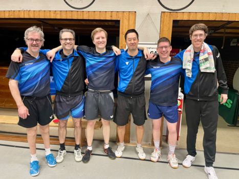 Kantersieg beim Tabellenletzten: Miguel Buschhauer, Michael Zaboura, Jonathan Zydek, Felix Yu, Swen Braciak und Peter Koelen